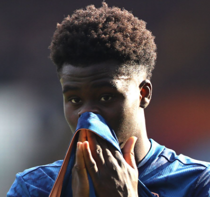 Bukayo Saka crying